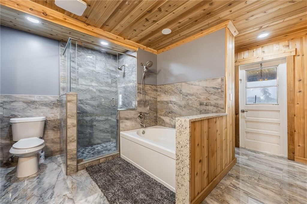 RIVER FOREST ISLAND - Residential