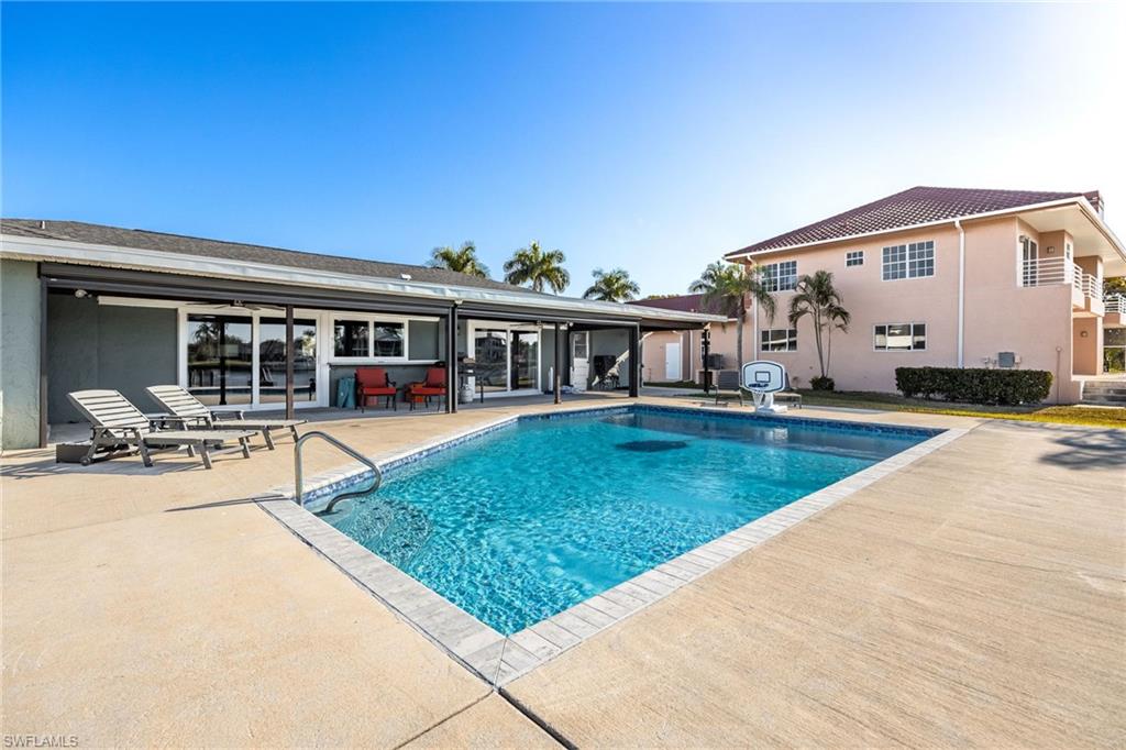 RIVER FOREST ISLAND - Residential