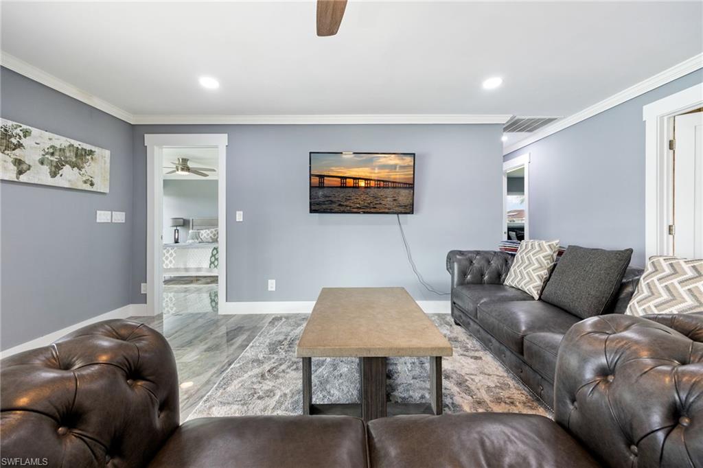 RIVER FOREST ISLAND - Residential