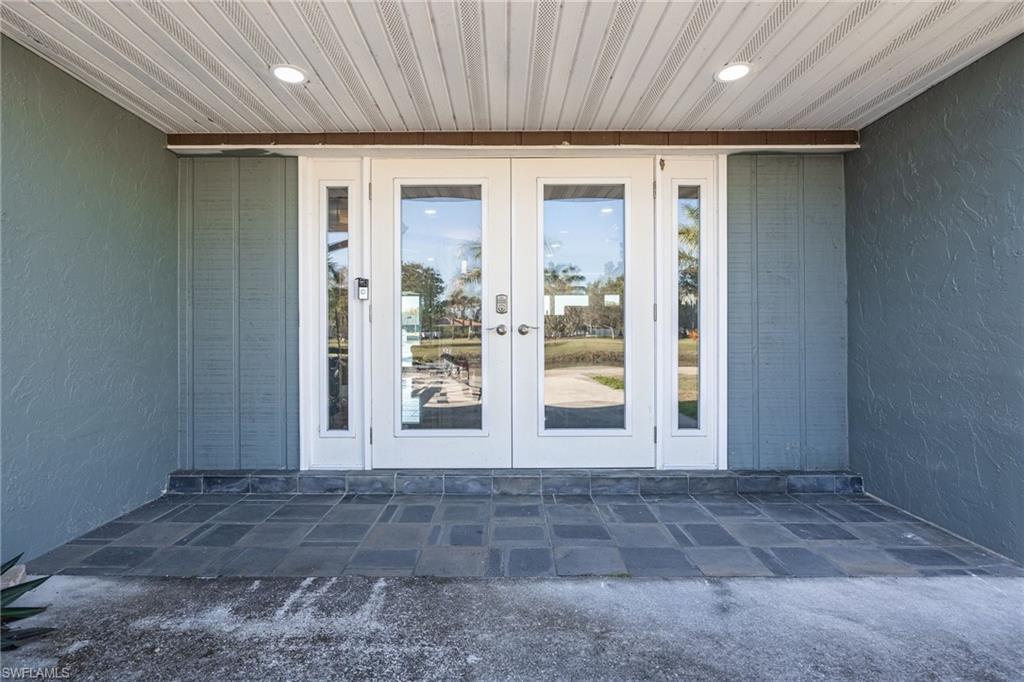 RIVER FOREST ISLAND - Residential