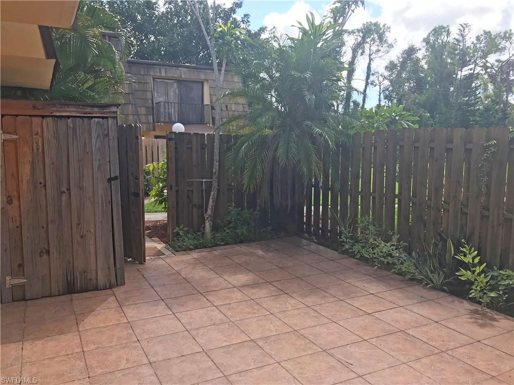 PARKWOODS TOWNHOUSE COMMUNITY - Residential