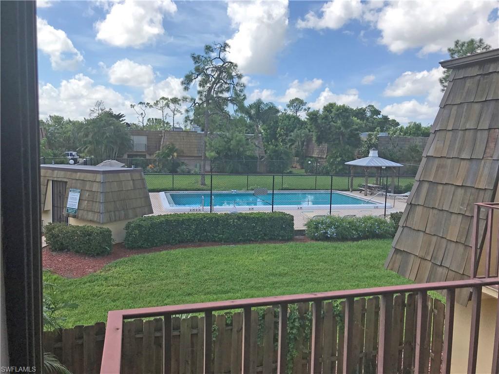 PARKWOODS TOWNHOUSE COMMUNITY - Residential