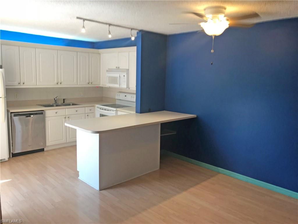 PARKWOODS TOWNHOUSE COMMUNITY - Residential