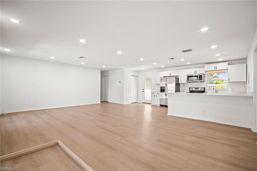 CALOOSA BAYVIEW - Residential Lease