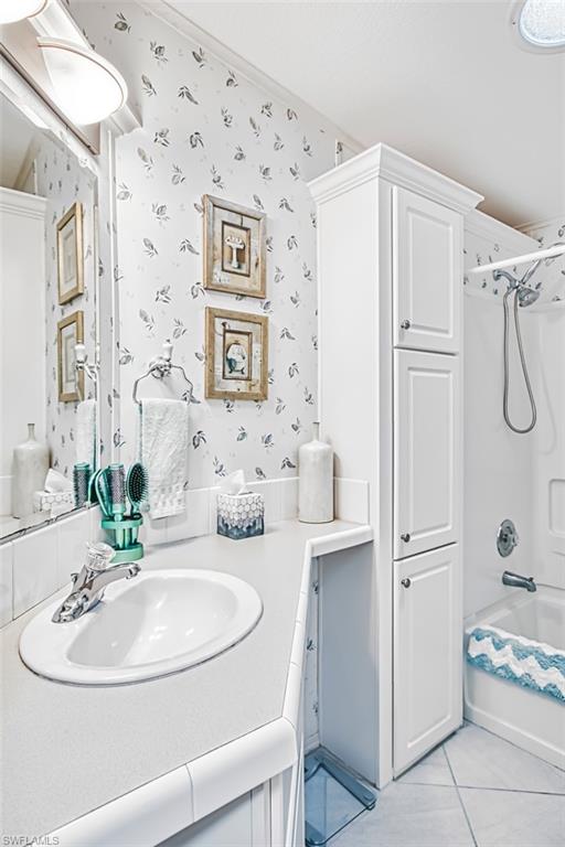 RIVIERA COLONY - Residential