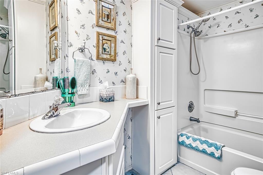 RIVIERA COLONY - Residential