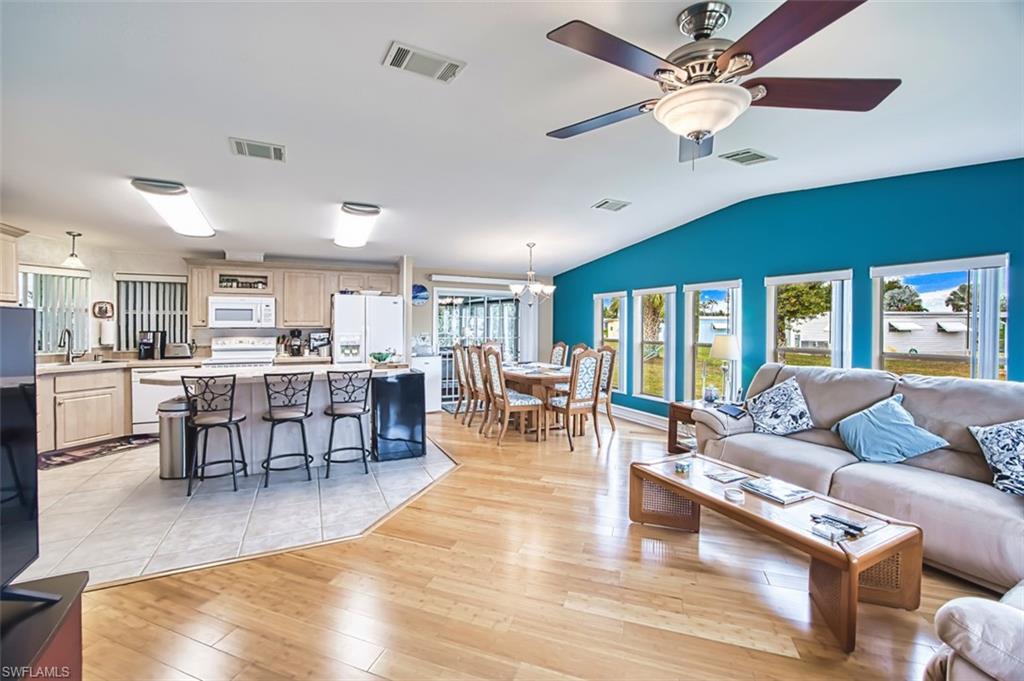 RIVIERA COLONY - Residential