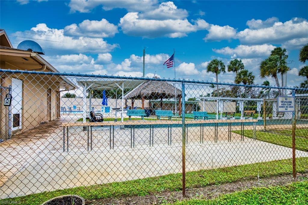 RIVIERA COLONY - Residential