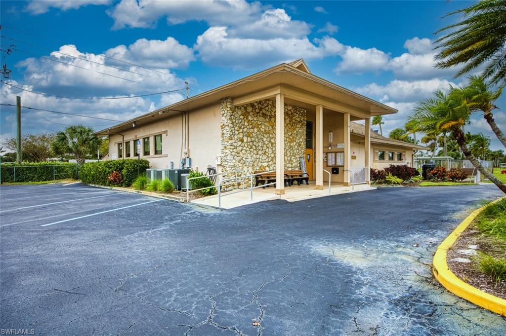 RIVIERA COLONY - Residential