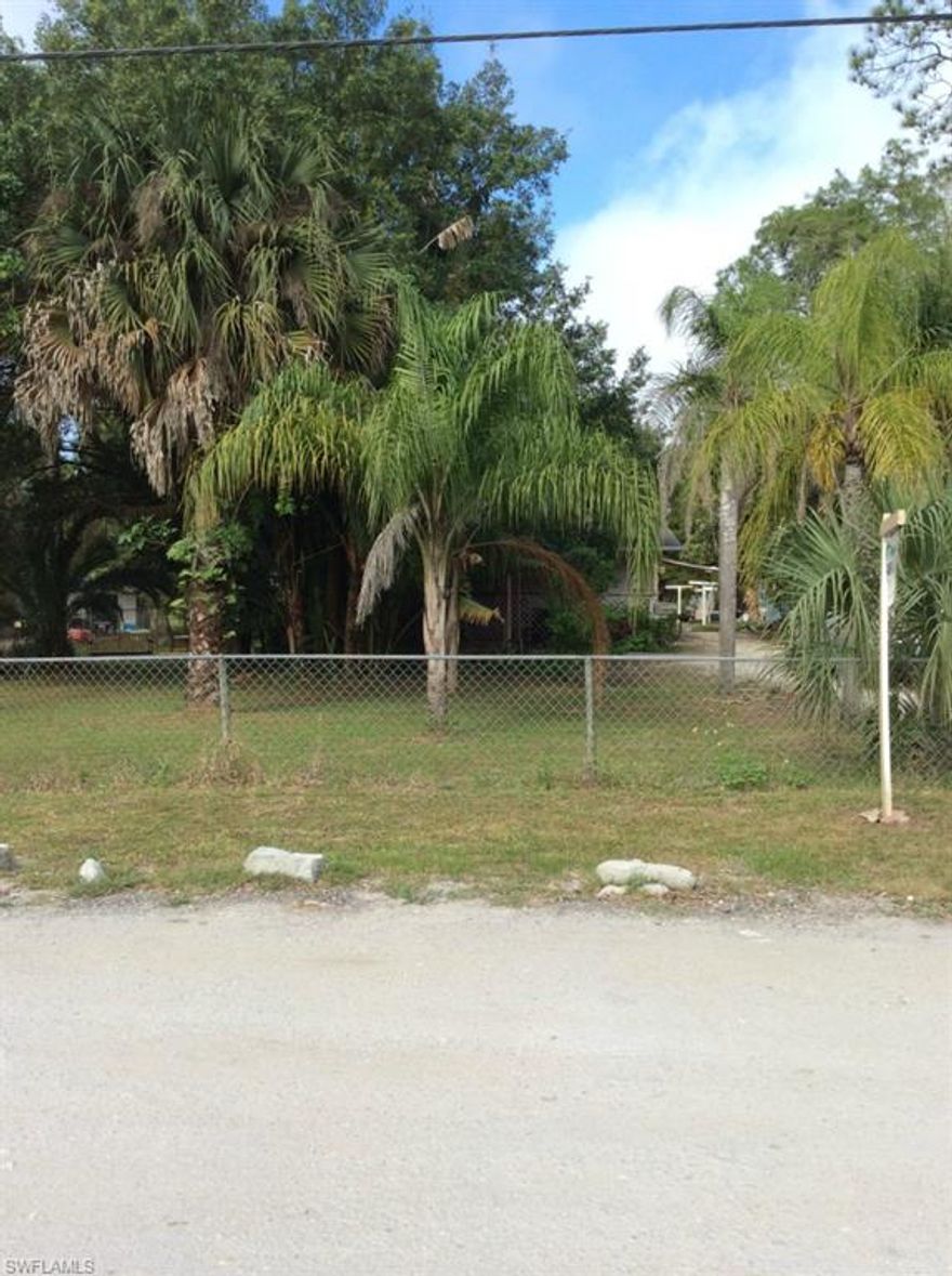 Fixer upper on Della Dr.  road is not maintained at all by the County.