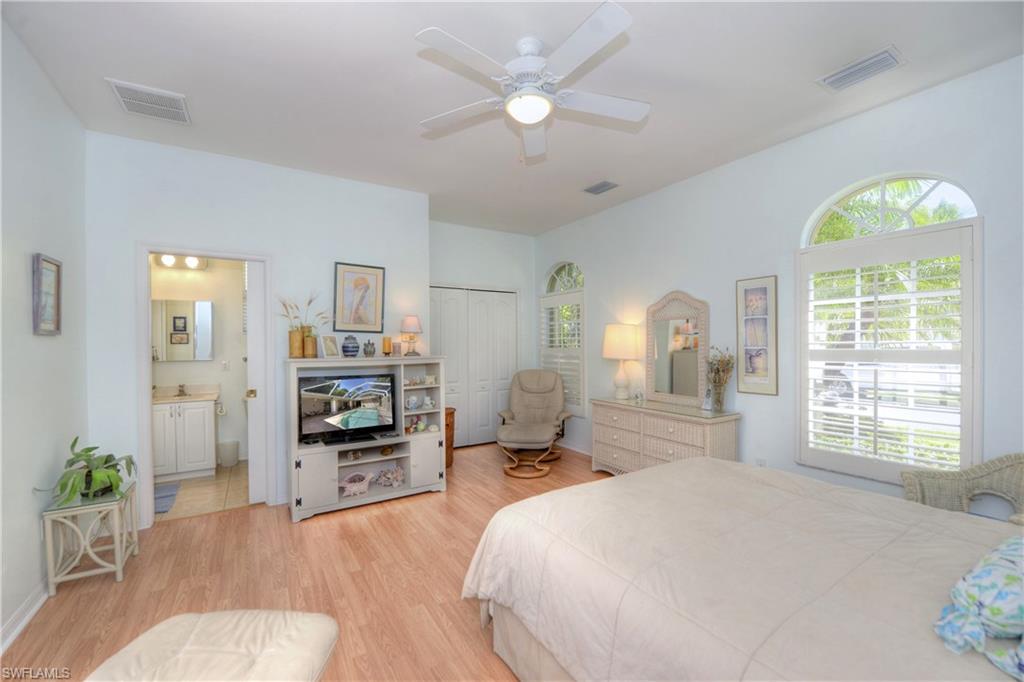 LAUREL OAKS - Residential