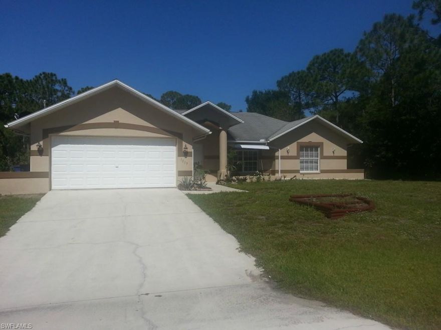 This beautiful home sits on a 1/2 Acre . Tile floors throughout . Laminated wood floors in dining area. Lanai
under truss is enclosed . Florida room is a bonus to relax. Water equipment and a/c unit are caged. 5 ceiling fans, pocket sliding doors. Wont't last. A must see to appreciate. Thank you for showing!!