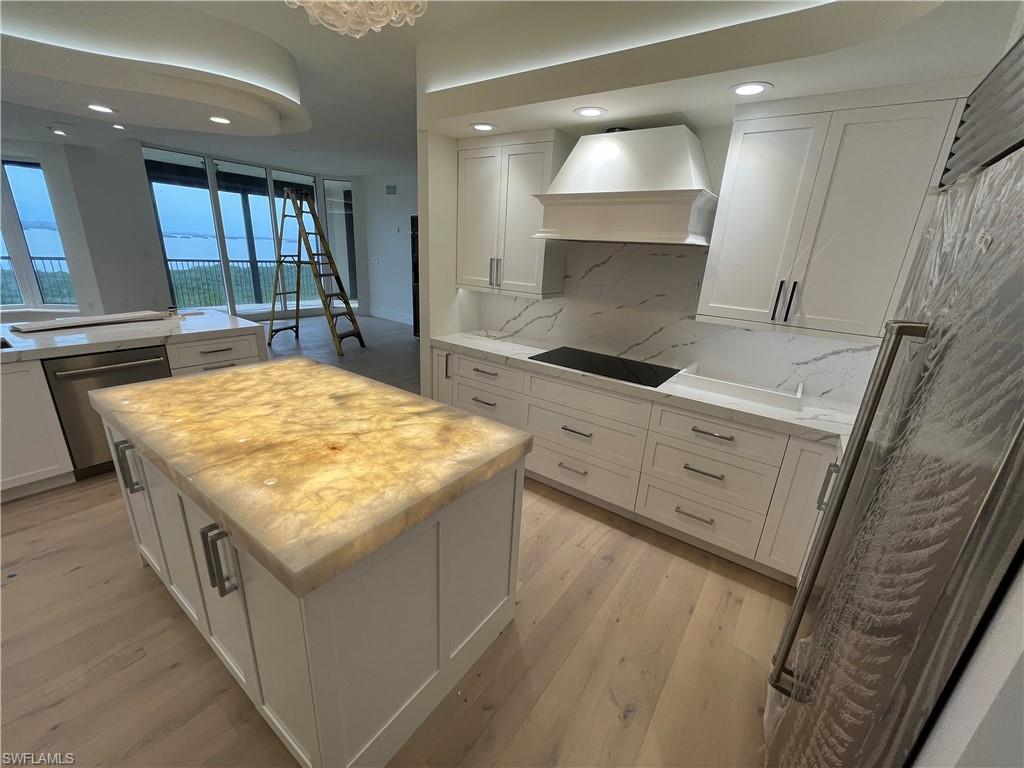 LA SCALA AT THE COLONY - Residential