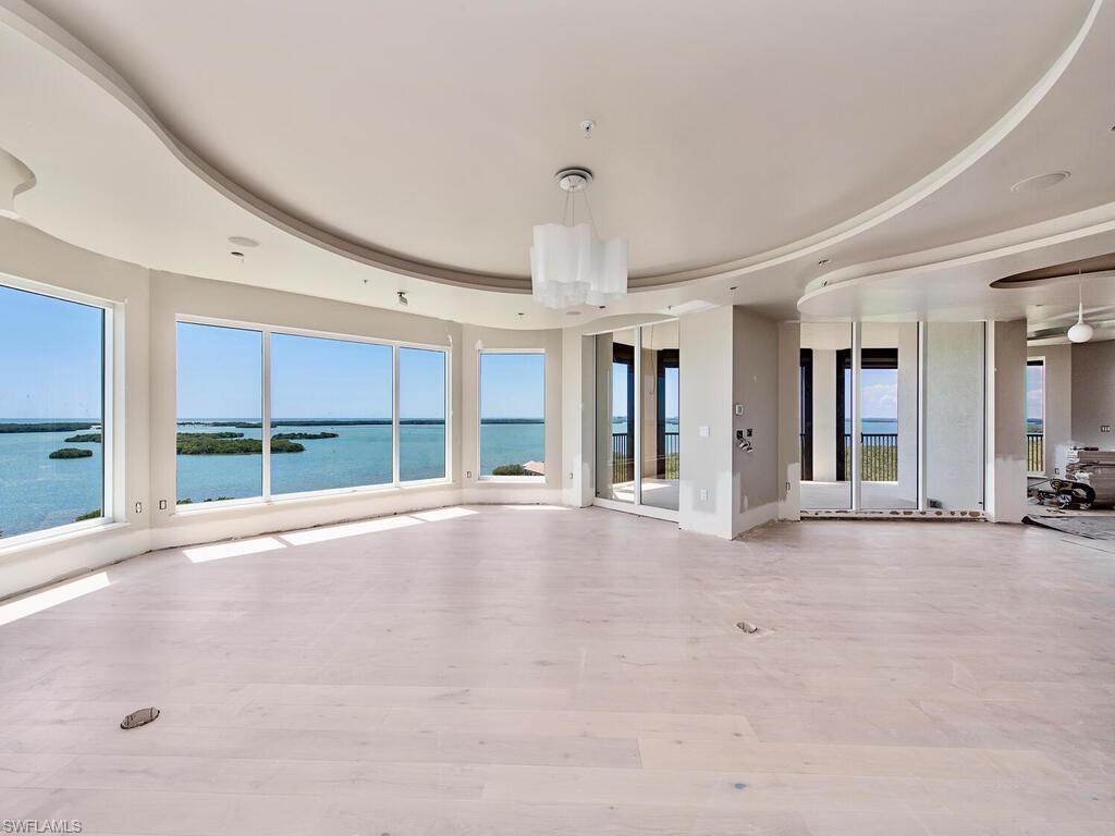 LA SCALA AT THE COLONY - Residential