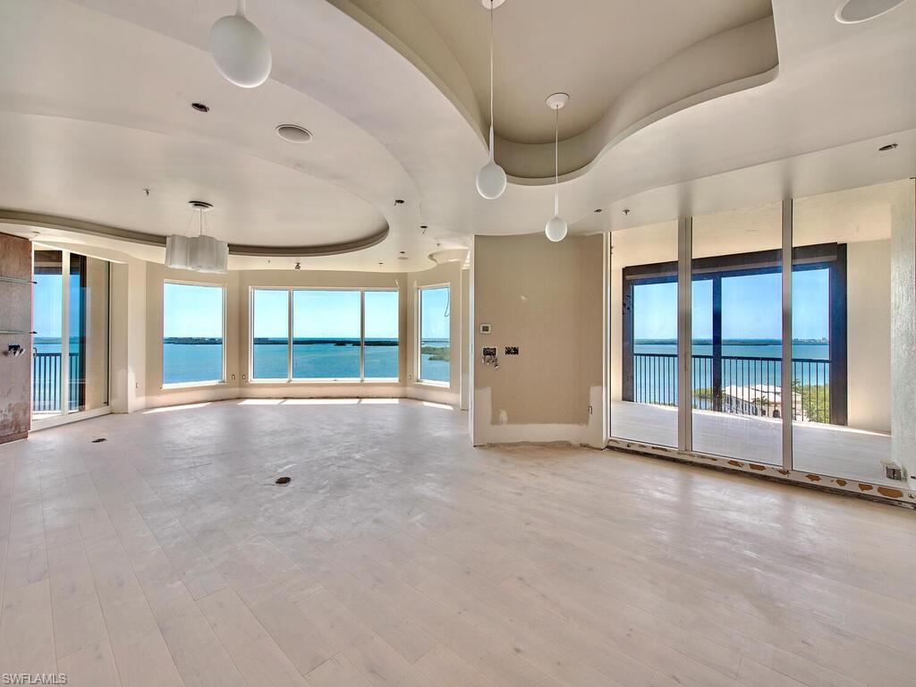 LA SCALA AT THE COLONY - Residential