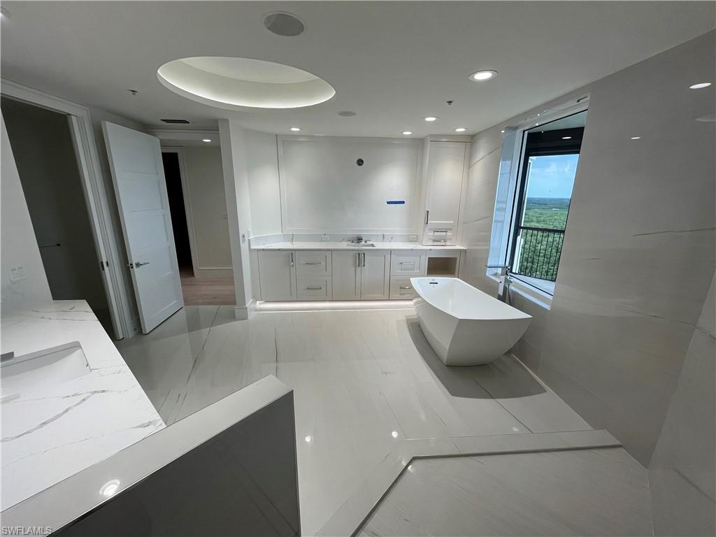 LA SCALA AT THE COLONY - Residential