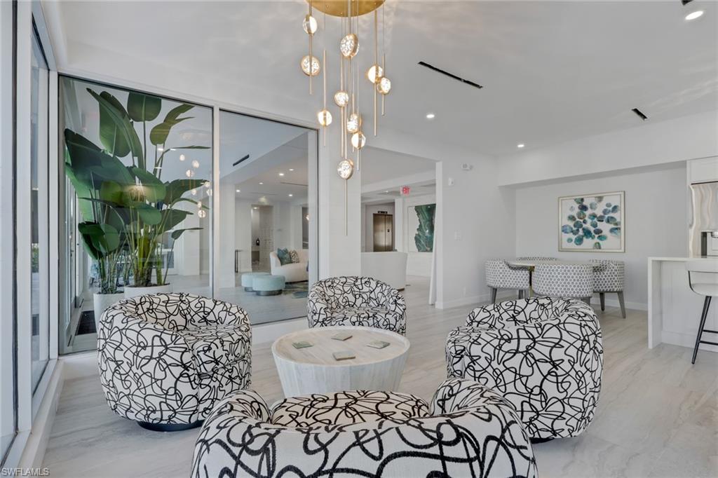 VANDERBILT TOWERS - Residential