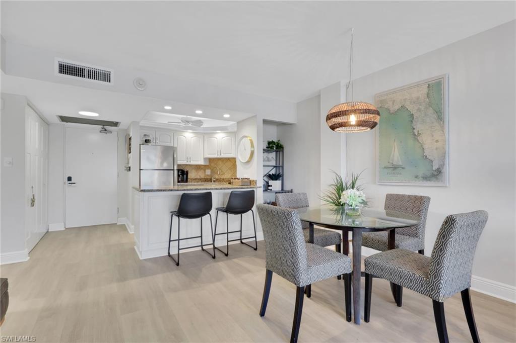 VANDERBILT TOWERS - Residential