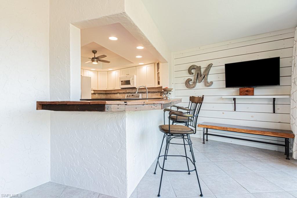 LAKEWOOD VILLAS - Residential