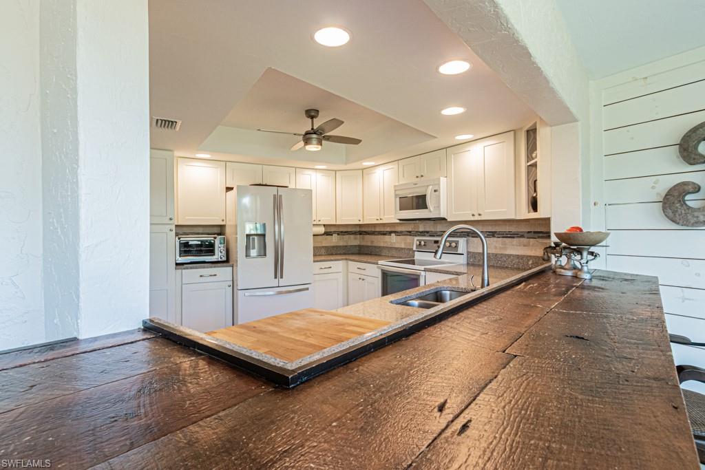 LAKEWOOD VILLAS - Residential