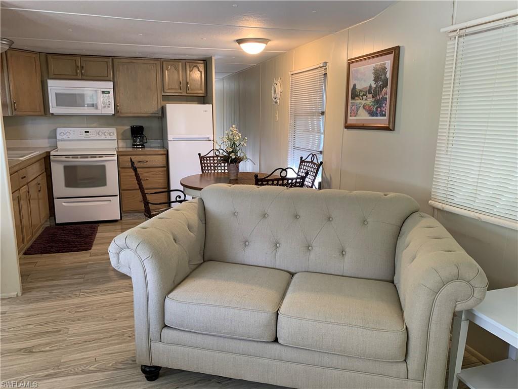 LAZY DAYS MOBILE VILLAGE - Residential