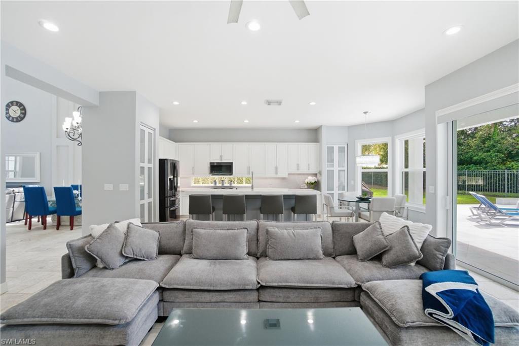 SATURNIA LAKES - Residential