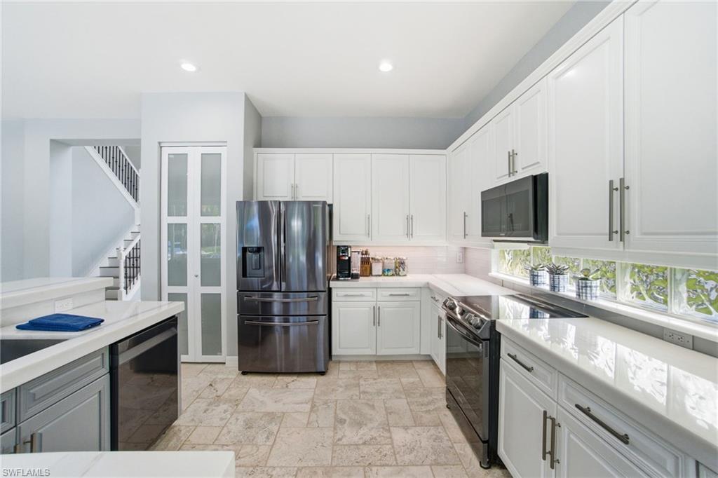 SATURNIA LAKES - Residential