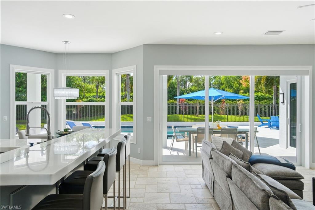 SATURNIA LAKES - Residential