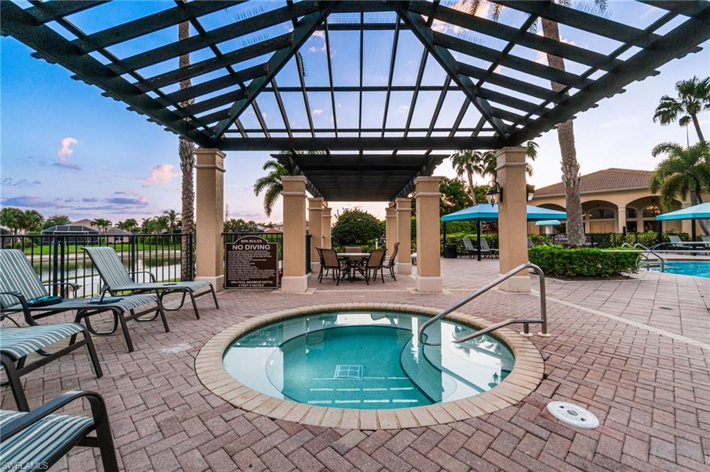 SATURNIA LAKES - Residential