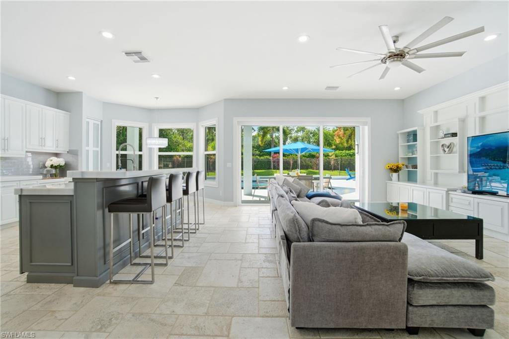 SATURNIA LAKES - Residential