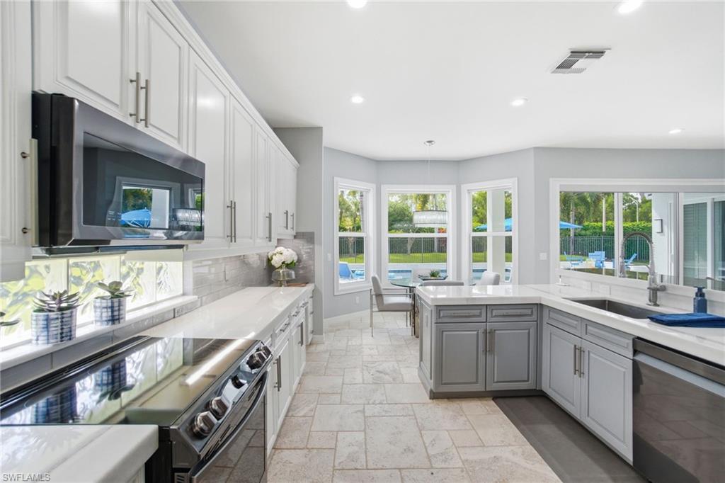 SATURNIA LAKES - Residential