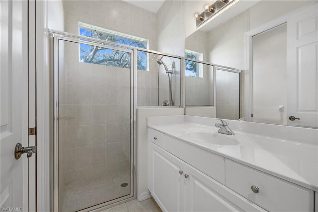 LONGSHORE LAKE - Residential