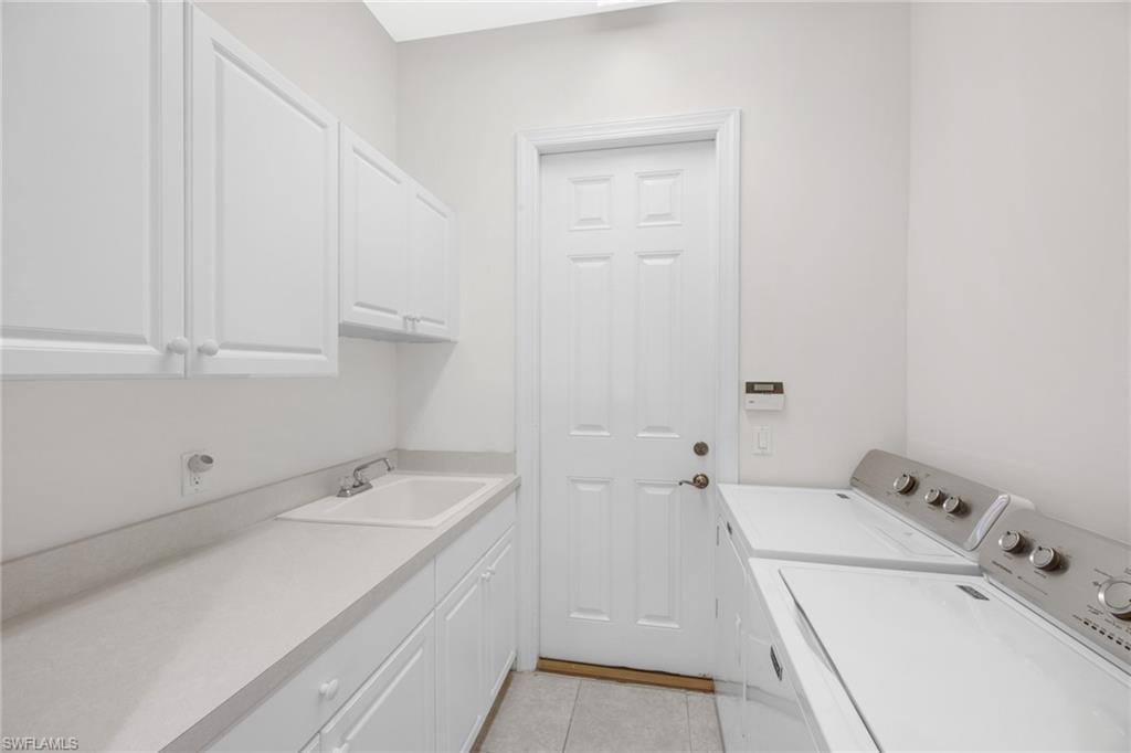 LONGSHORE LAKE - Residential