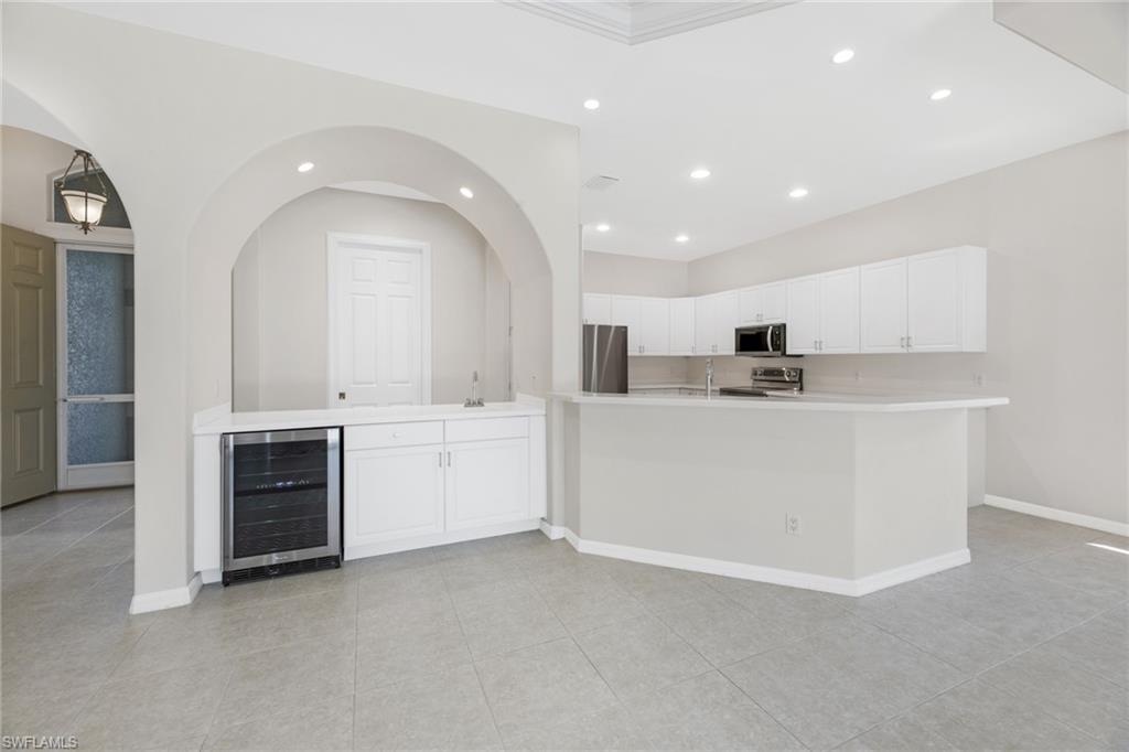 LONGSHORE LAKE - Residential