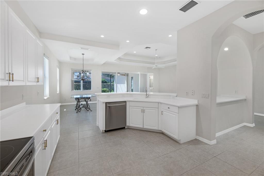 LONGSHORE LAKE - Residential