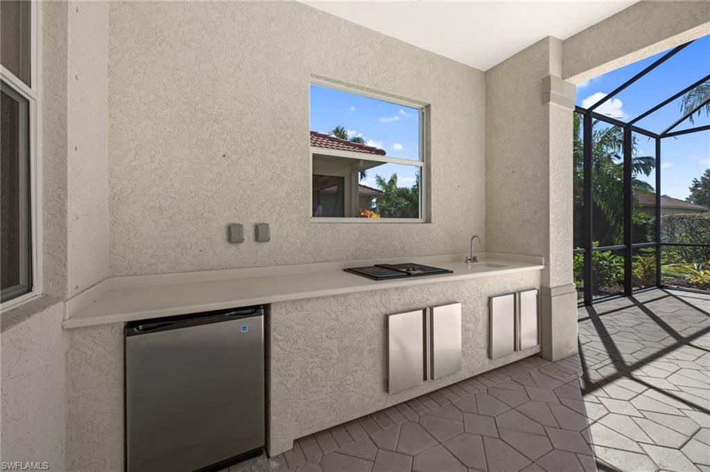 LONGSHORE LAKE - Residential