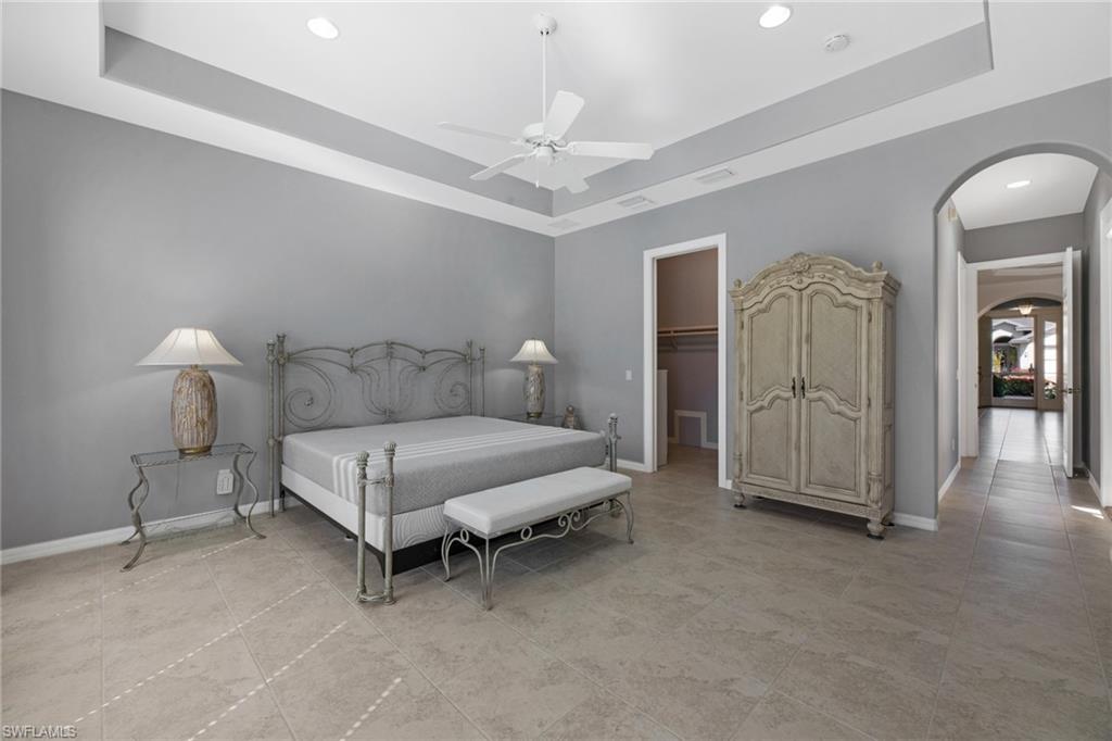 LONGSHORE LAKE - Residential