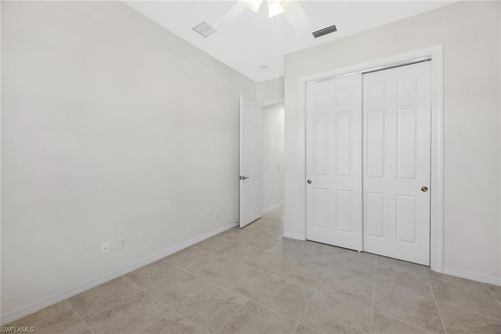 LONGSHORE LAKE - Residential