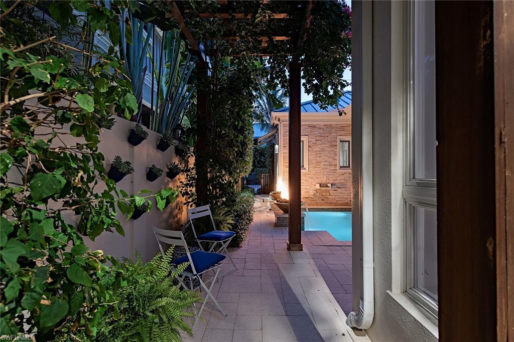 OLDE NAPLES - Residential