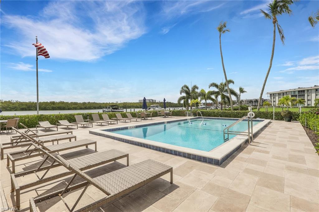 MARINERS COVE - Residential