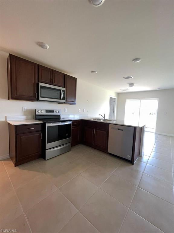 PORT LABELLE - Residential Lease