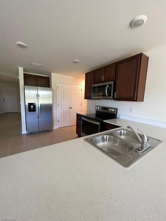 PORT LABELLE - Residential Lease