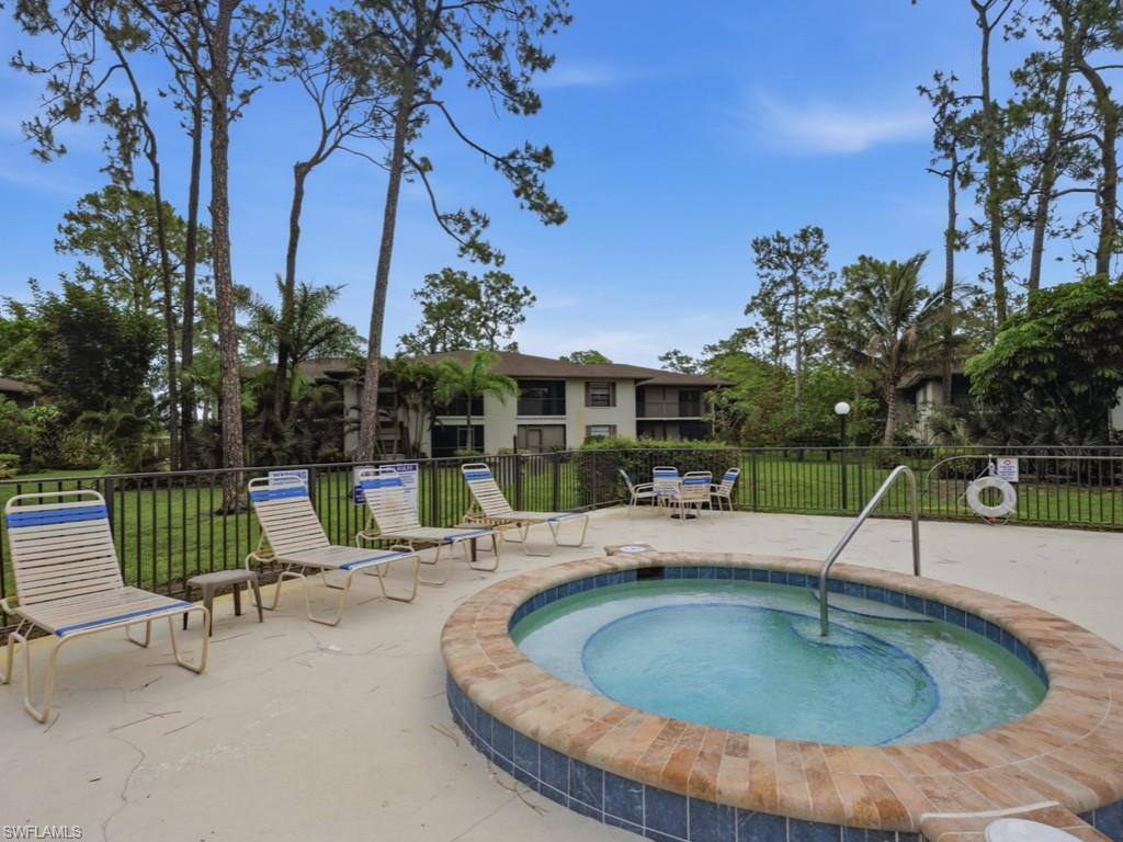 COURTYARD AT KINGS LAKE - Residential