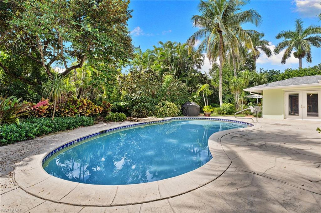 OLDE NAPLES - Residential