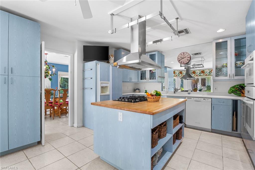 OLDE NAPLES - Residential