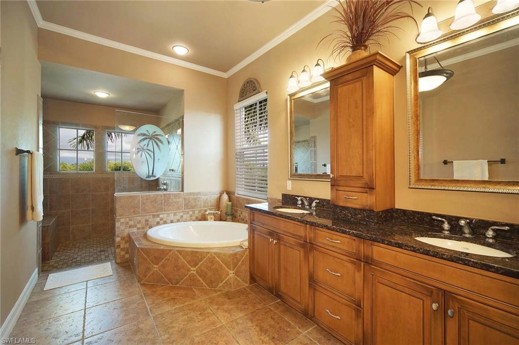 CAPE HARBOUR - Residential