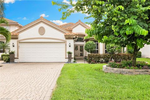 6064 Fairway CT NAPLES FL 34110