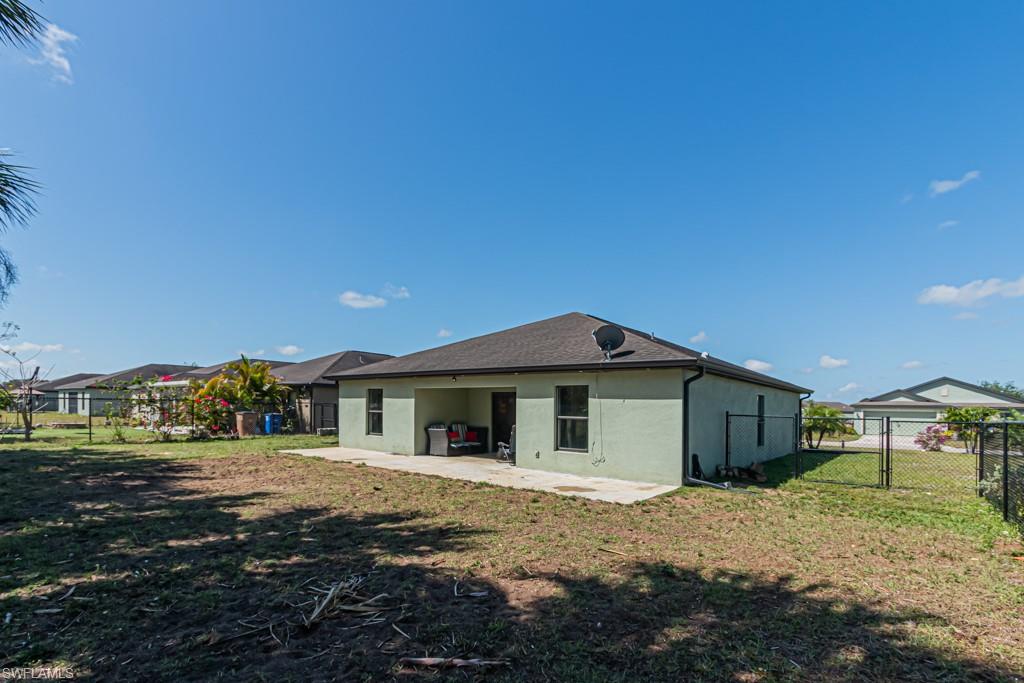 SHADOW LAKES - Residential