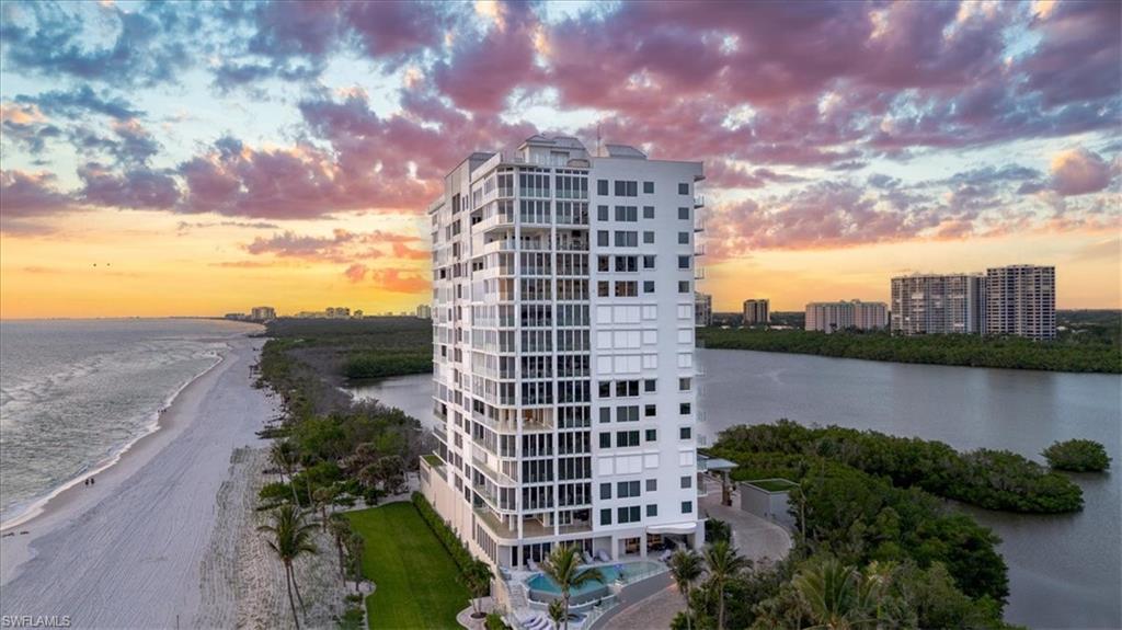 SEAPOINT AT NAPLES CAY - Residential