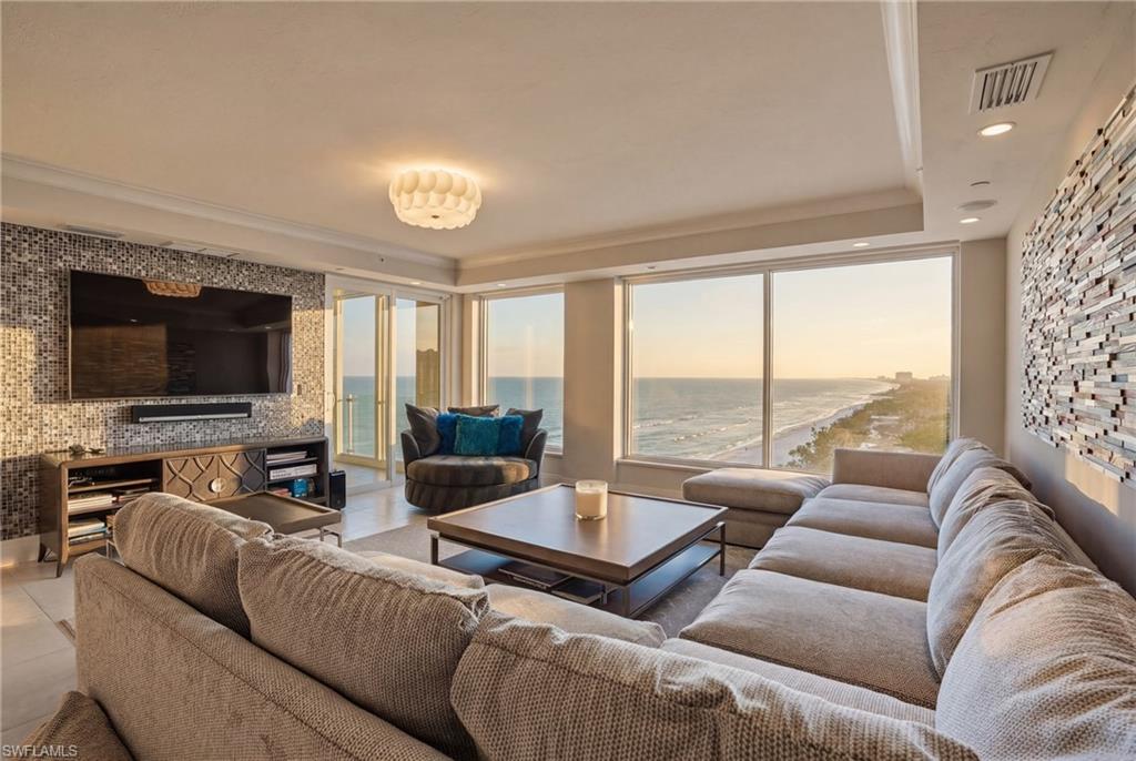 SEAPOINT AT NAPLES CAY - Residential